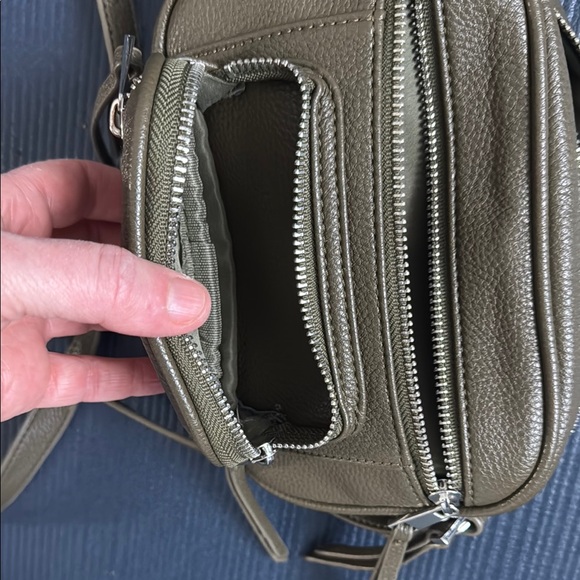 The Drop, Olive Green Camera Bag Purse, Excellent Condition - Picture 7 of 10